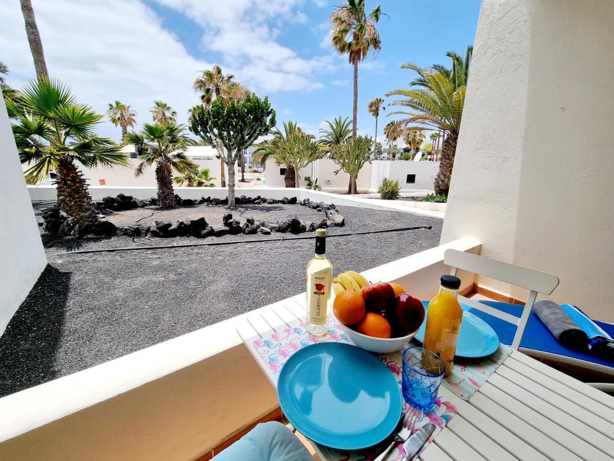 Apartamento Eduardo A Primera Linea Del Mar Costa Teguise Eksteriør billede