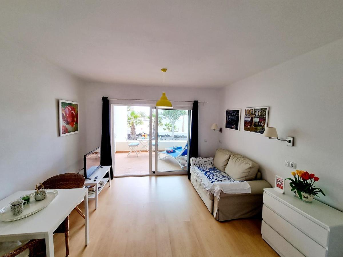 Apartamento Eduardo A Primera Linea Del Mar Costa Teguise Eksteriør billede